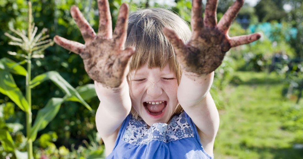 Growup vertical farming | happy child playing in the garden